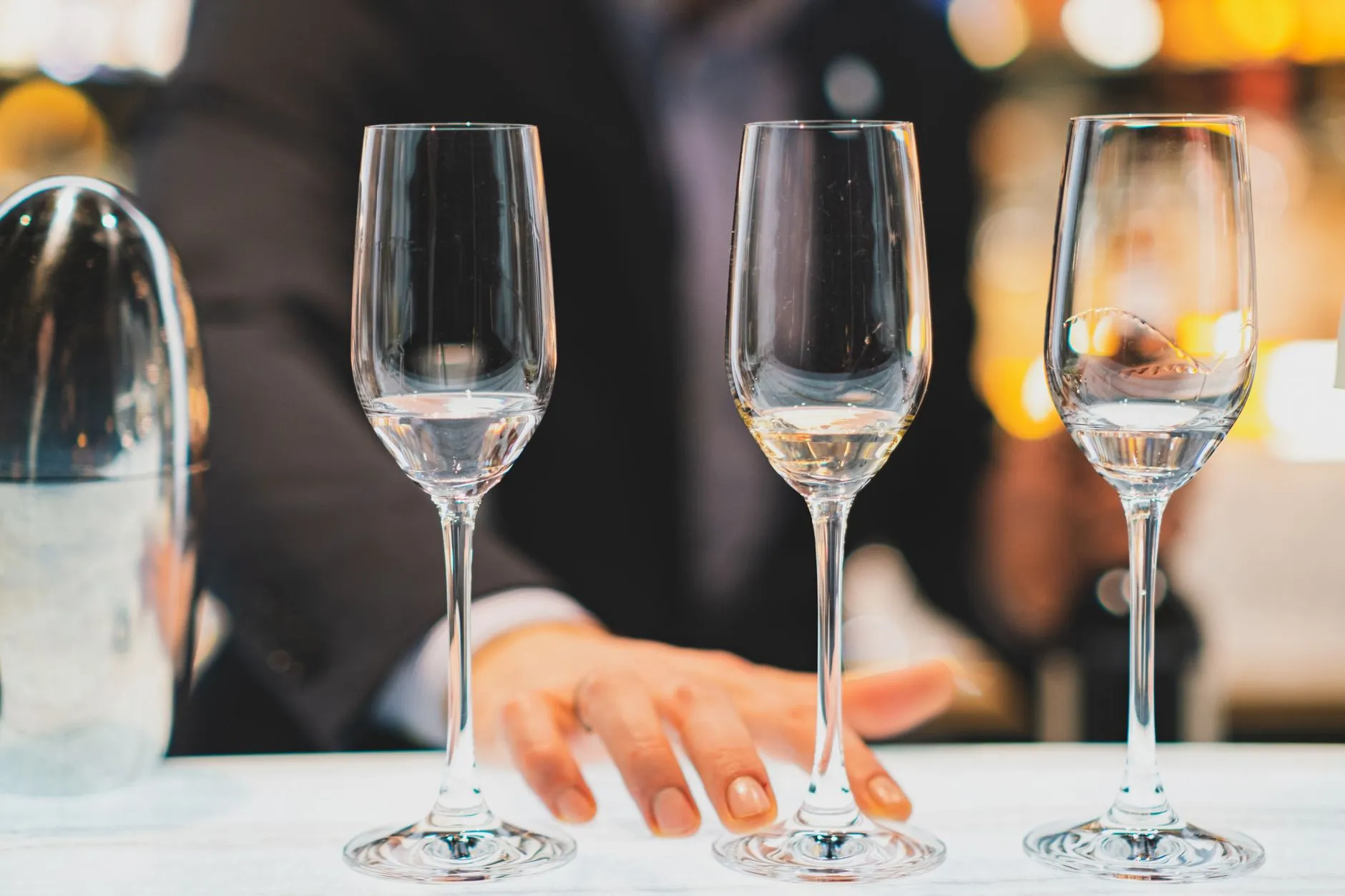 三脚架与补光灯搭配方案：提升室内拍摄效率的实战技巧