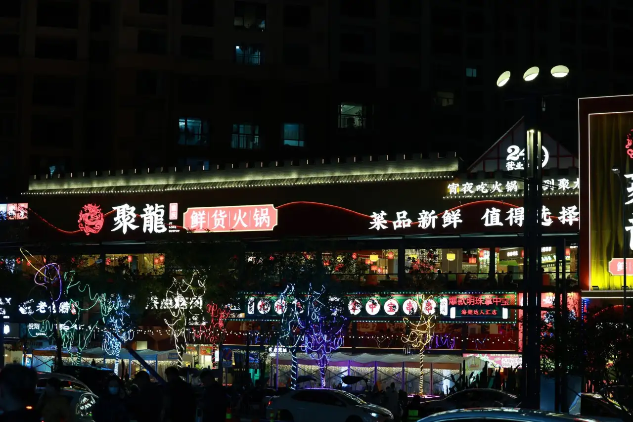 三脚架与补光灯搭配方案：提升室内拍摄效率的实战技巧