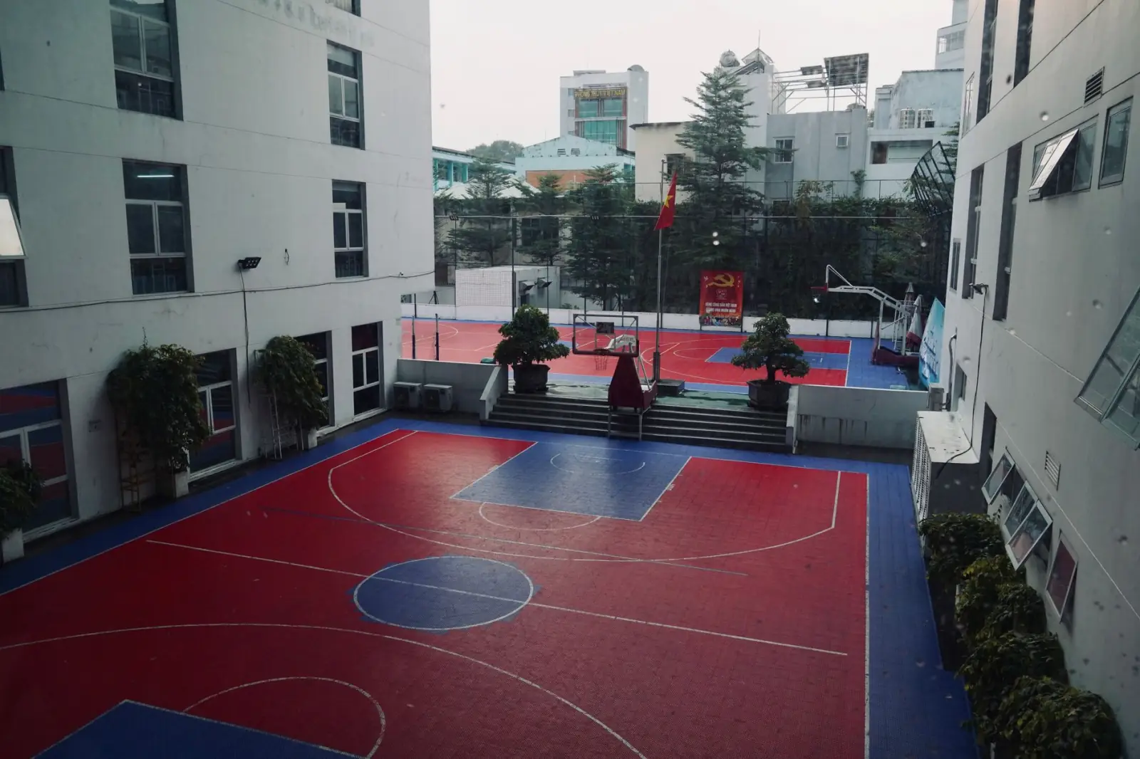 摄影柔光箱选购指南：材质与尺寸对布光效果的影响分析