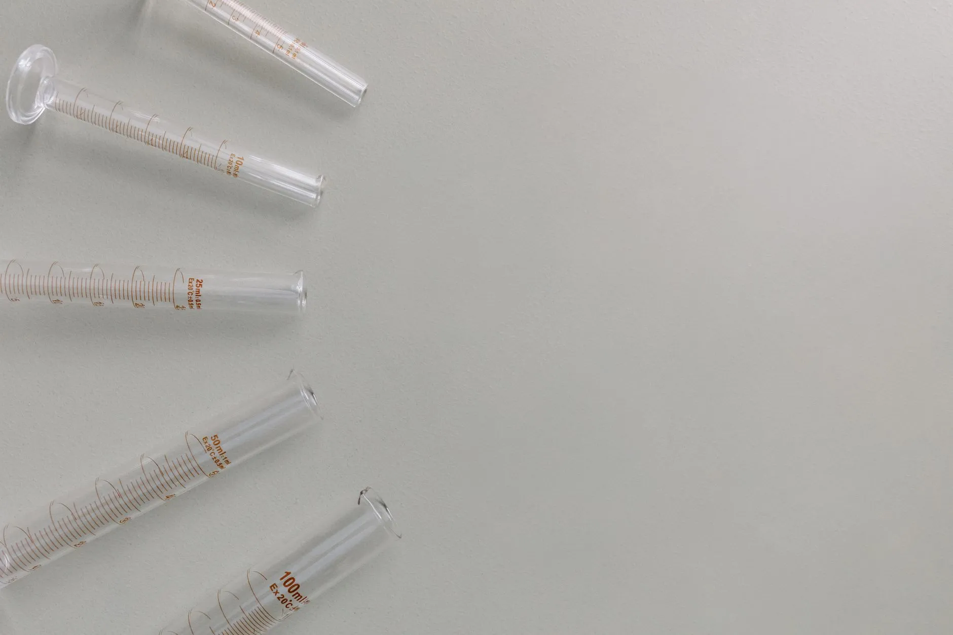 影视工作室背景布选购指南：材质与尺寸对拍摄效果的影响