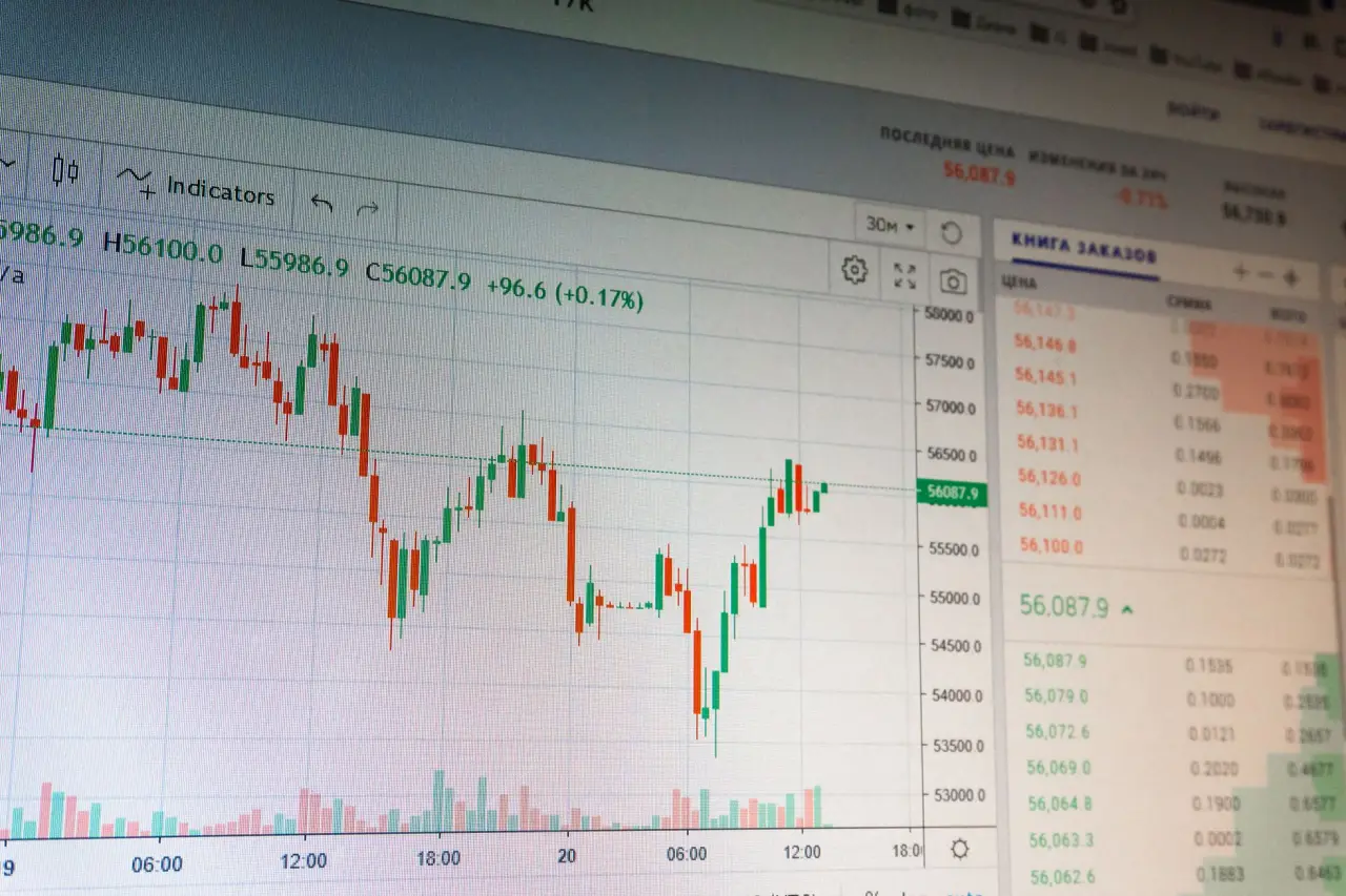 厦门兴谣城撑科技摄影三脚架与补光灯系列技术参数对比分析