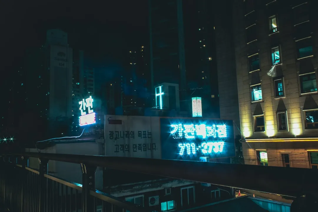 厦门兴谣城撑科技三脚架与补光灯产品技术参数对比分析