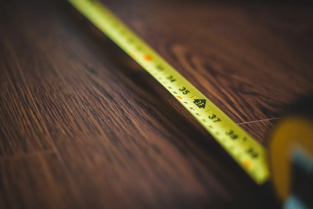 摄影棚补光灯选购指南:柔光箱与反光板搭配方案解析