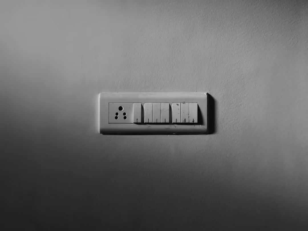 摄影三脚架材质与结构选型对稳定性的影响分析